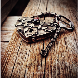 Pendentif "Libéré par l'amour"