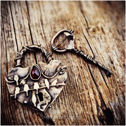 Pendentif "Libéré par l'amour"