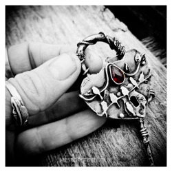 Pendentif "Libéré par l'amour"