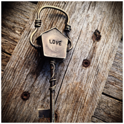Pendentif "Le refuge du messager"