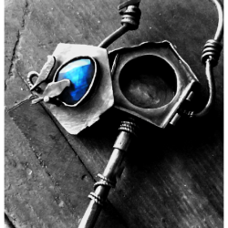 Pendentif "Le refuge du messager"